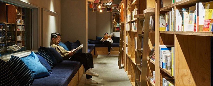 هتل بوک اند بد توکیو، لذت کتاب خوانی در تخت خواب