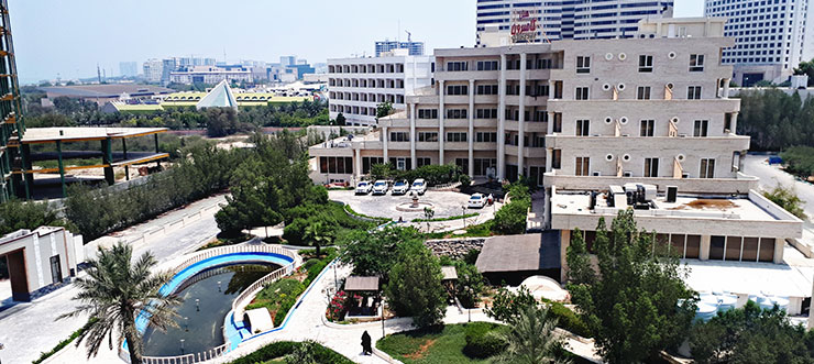معرفی هتل گامبرون کیش  و علت نام‌گذاری عجیب آن 