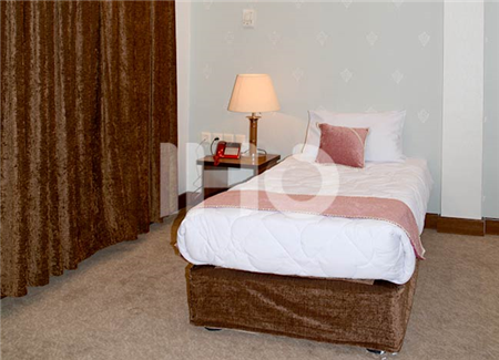 اتاق یک تخته هتل زنبق یزد