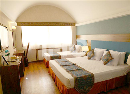 عکس اتاق سه تخته هتل پارسیان یزد
