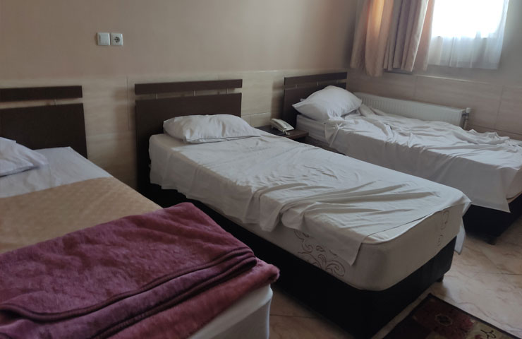 اتاق سه تخته هتل راژیا قزوین