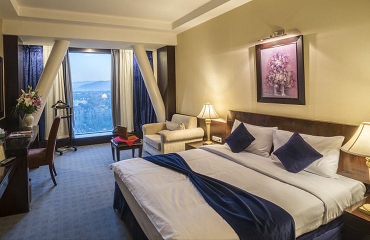 اتاق دو تخته دبل هتل چمران شیراز با تم آبی