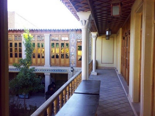 خانه ضیائیان شیراز بالکن