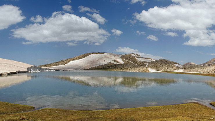 دریاچه و کوه برم سپیدان شیراز