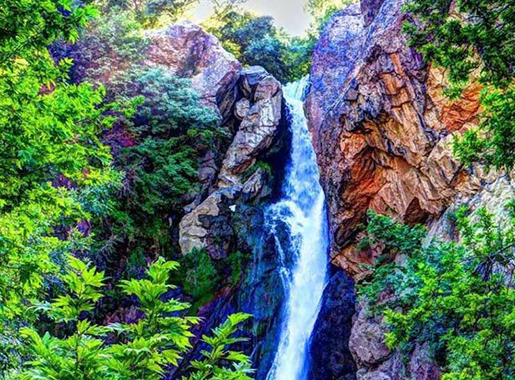 آبشار شملکان از جاذبه های طبیعی تهران