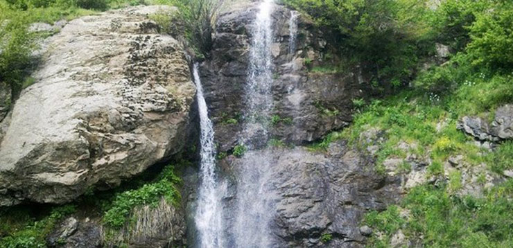 آبشار سولک از جاهای دیدنی طبیعت ارومیه