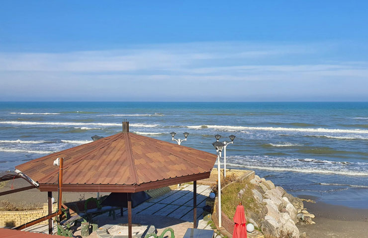 ساحل اختصاصی هتل پارسیان آزادی خزر چالوس