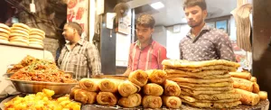 چگونه از غذاهای خیابانی هند به طور ایمن لذت ببریم