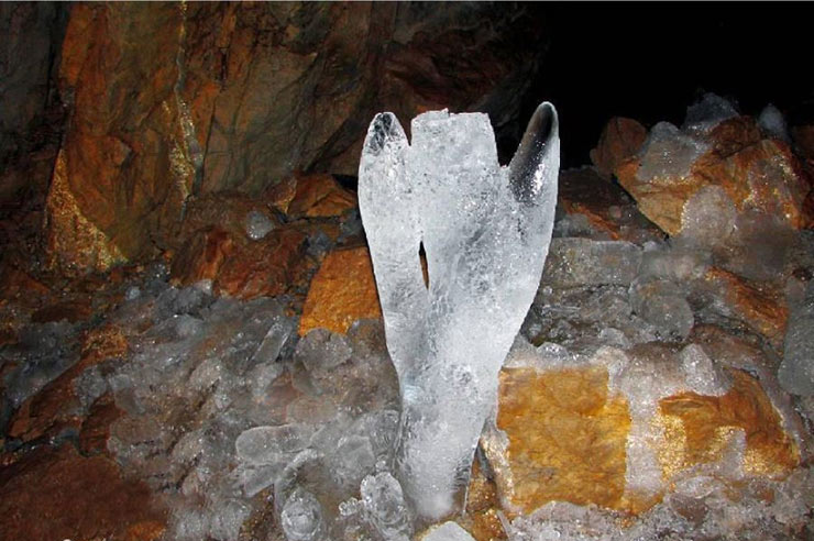 غار یخ مراد گچسر