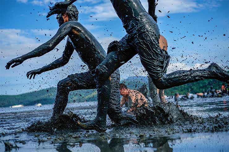 Mud Block (Bloco da Lama) in Brazil