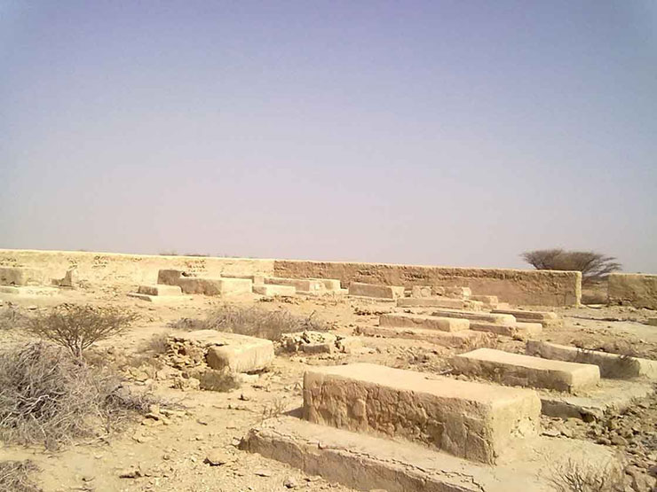 قبرستان انگلیسی ها در جزیره قشم 2 1683357035 69 قبرستان انگلیسی ها در جزیره قشم