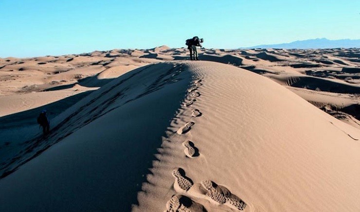 پیاده روی در دشت لوت