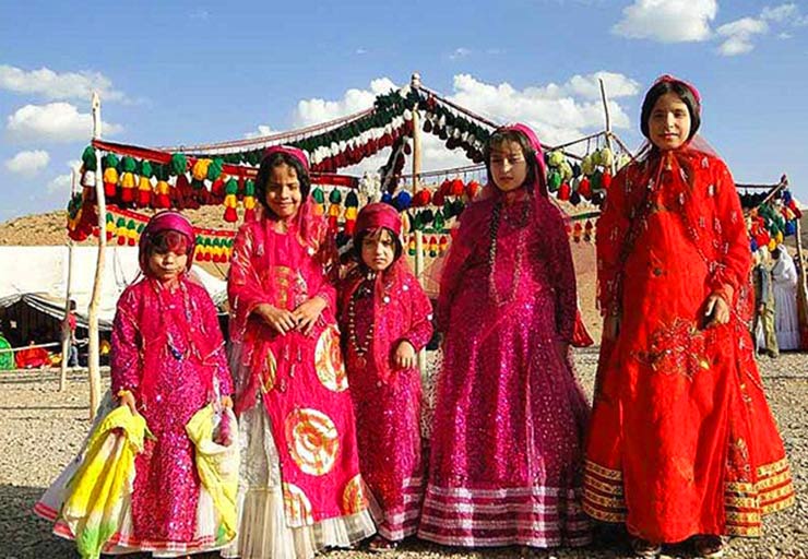 آداب و رسوم و نوع پوشش مردم فیروزآباد