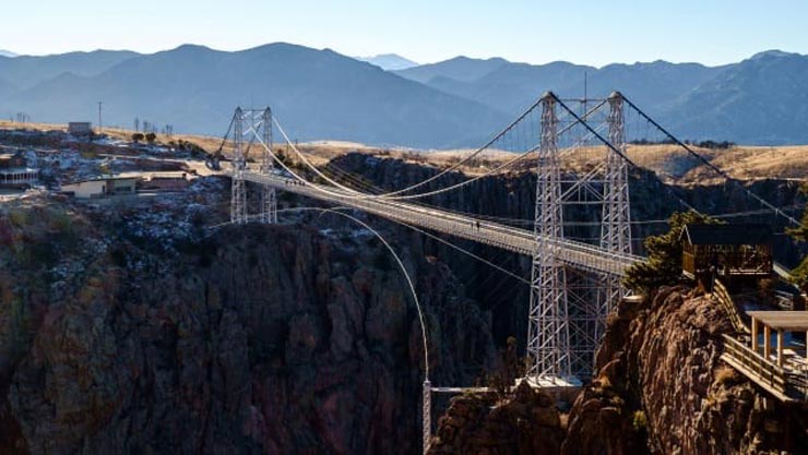 1683366815 160 بلندترین و ترسناک ترین پل های معلق جهان در بالاترین