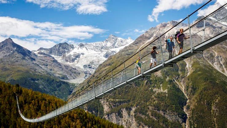 1683366815 310 بلندترین و ترسناک ترین پل های معلق جهان در بالاترین