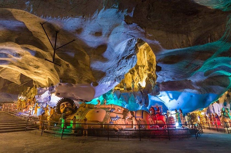 غارهای باتو کوآلالامپور