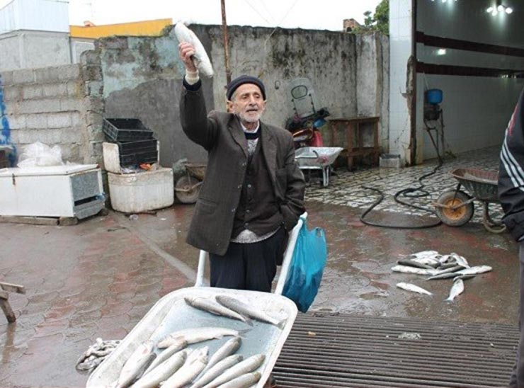 بازار توریستی ماهی فروشان دَستَک