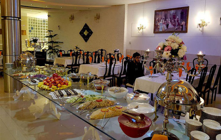 رستوران معین درباری