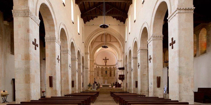 کلیسای دومو اف کوزنزا، در کوزنزا، ایتالیا