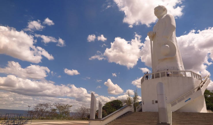 مجسمه پدر سیسرو (Statue of Father Cícero) 