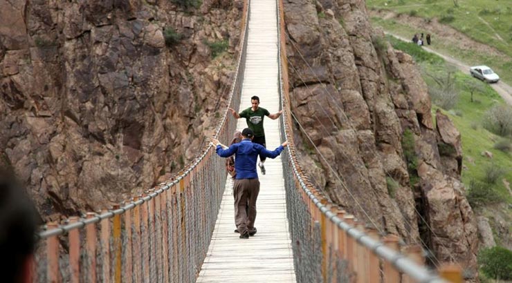پل معلق پیر تقی در اردبیل