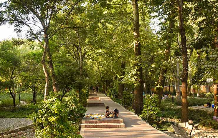 امکانات باغ ایرانی تهران