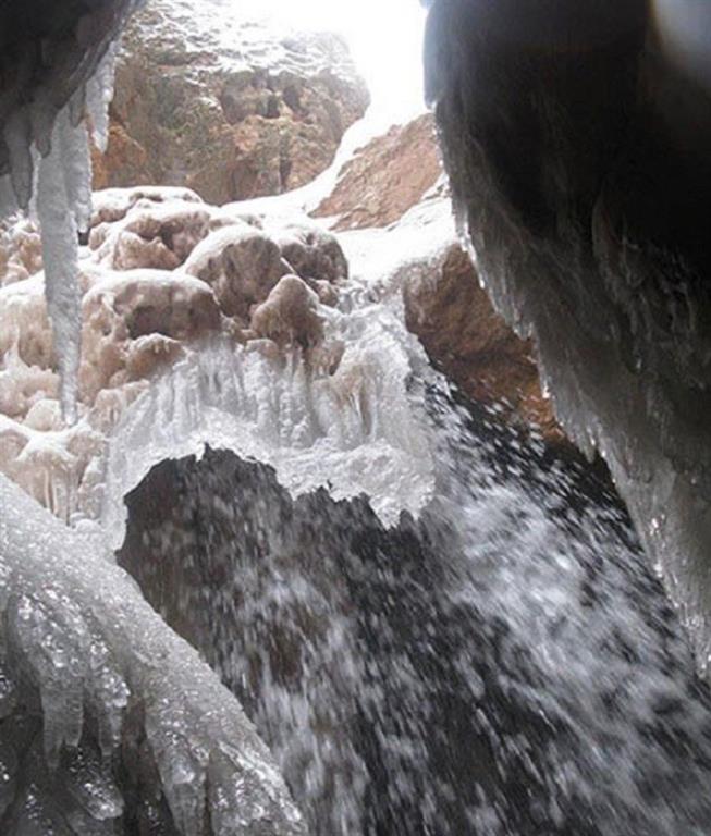 آبشار تنگه داستان