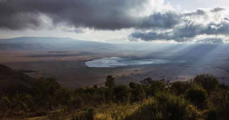 زیباترین و جذاب ترین آتشفشان های جهان 2 Mount Kilimanjaro and Ngorongoro Crater, Tanzania