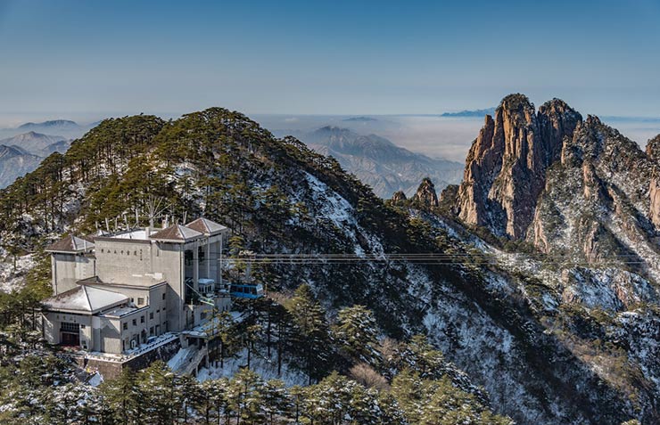 Cable car of the Yellow Mountains