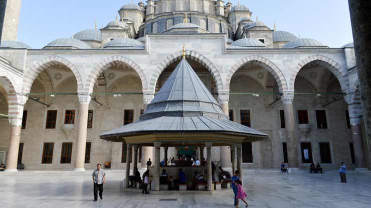 DOLMABAHÇE PALACE