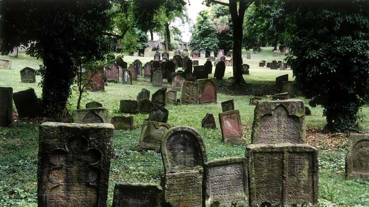 Heiliger Sand Jewish cemetery