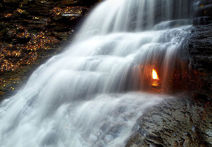 آبشار شعله ابدی