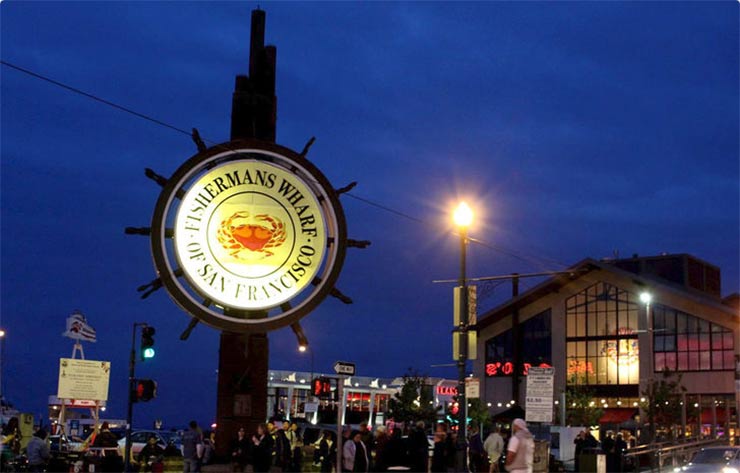 Walk along Fisherman's Wharf and have some Clam Chowder in a Sourdough Bread Bowl; make your way to the Buena Vista for world-famous Irish Coffee.
