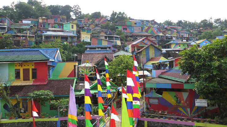 Kampung Pelangi, Indonesia