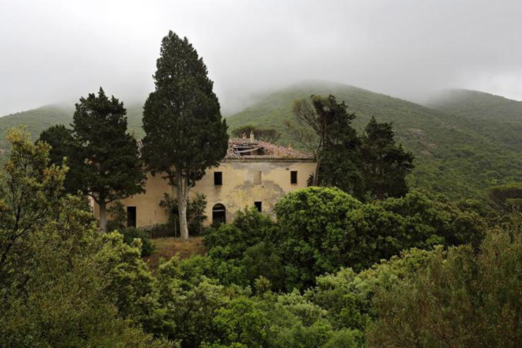 نگاهی به درون روستاهای جن زده ایتالیا 2 Italys Ghost Village
