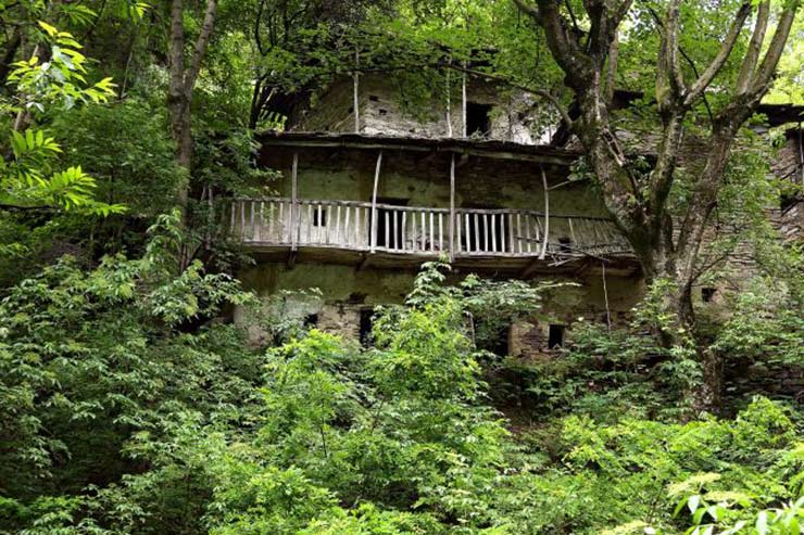 نگاهی به درون روستاهای جن زده ایتالیا 6 Italys Ghost Village