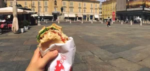 ممنوعیت خوردن غذای فست فود در خیابان های فلورانس ایتالیا