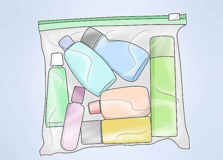  Use plastic bags for toiletries