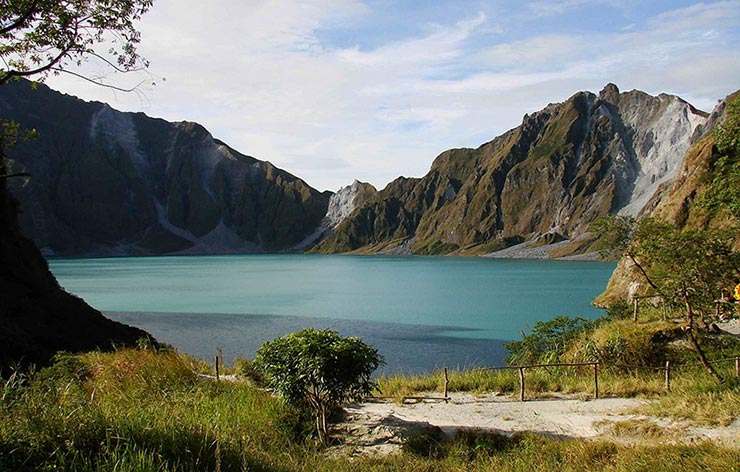 Hike up Mount Pinatubo