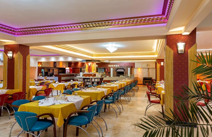 رستوران مجلل هتل عالی قاپو اصفهان
