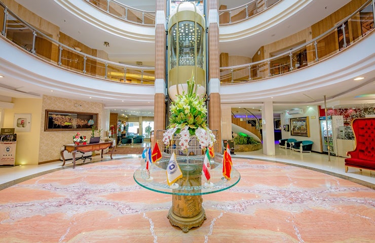 لابی هتل سفیر اصفهان