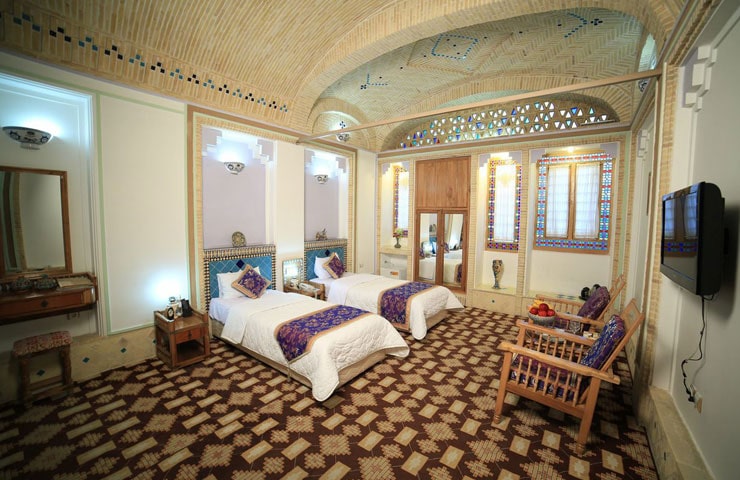 سوئیت دو تخته توئین هتل باغ مشیر الممالک یزد