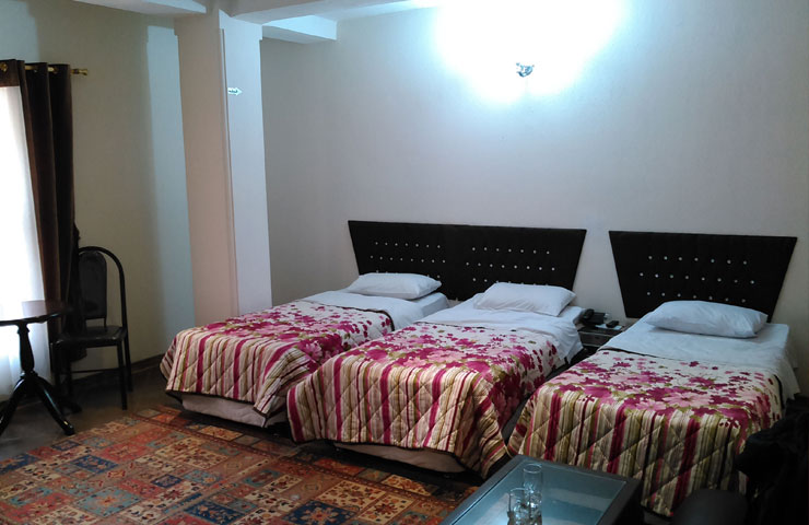 اتاق سه تخته هتل پلاس بوشهر