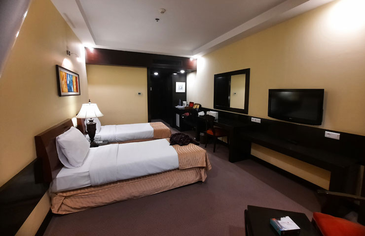 سوئیت دو تخته توئین هتل چمران شیراز