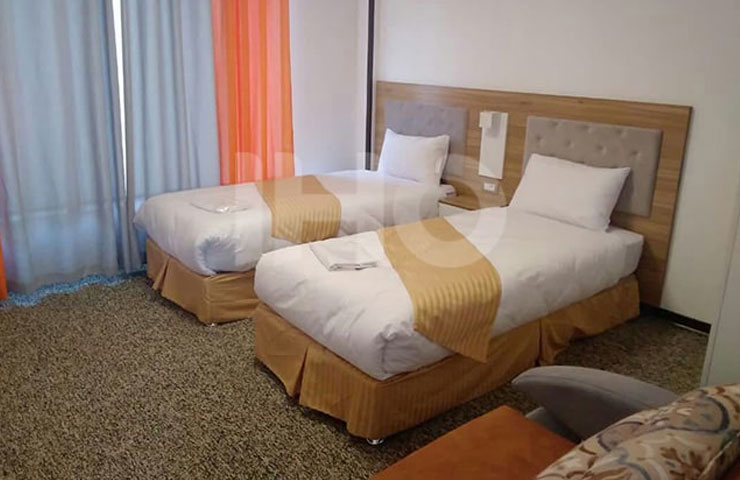 اتاق توئین هتل چهارستاره نارنج متین چابکسر