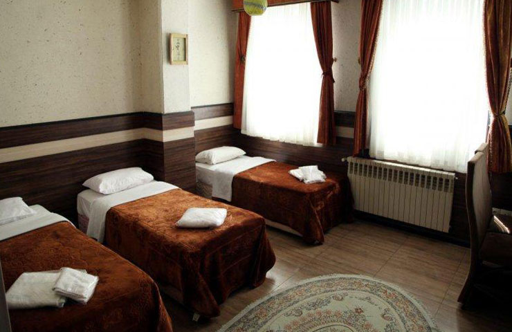 اتاق سه تخته هتل نگین جی اصفهان 