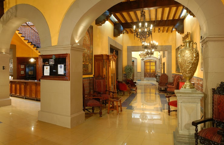 فضای داخلی هتل پوسادا سانتافه