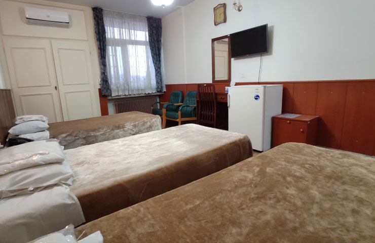 اتاق سه تخته هتل آسیا زنجان