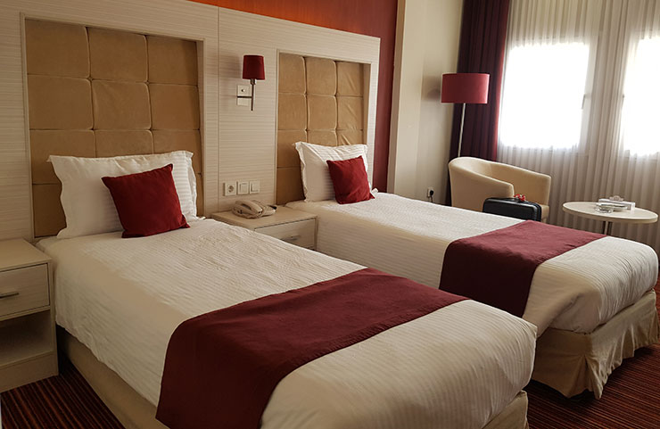 اتاق دو تخته توئین هتل هویزه تهران