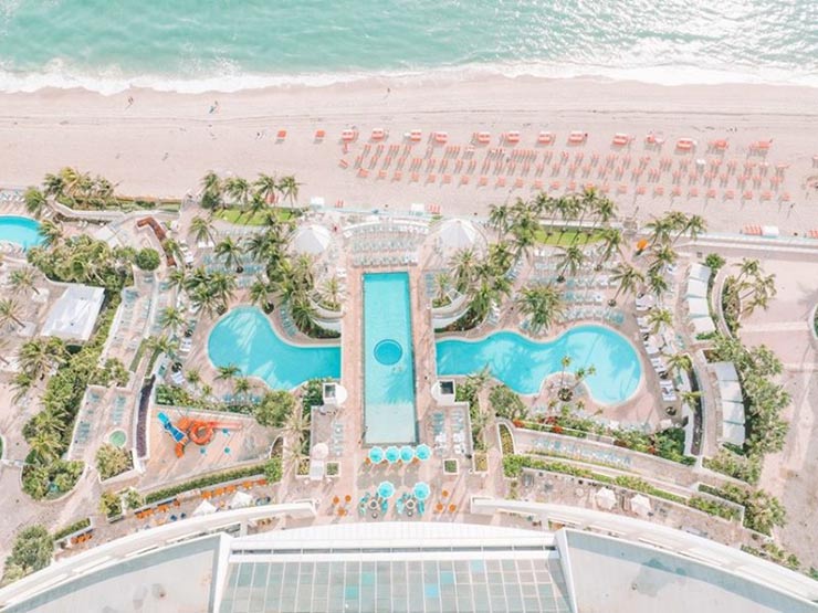 10 هتل و مجتمع تفريحی برتر هيلتون در فلوريدا 4 The Diplomat Beach Resort Hollywood